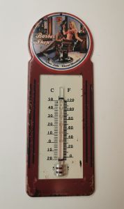 THERMOMETRE METAL BARBER SHOP FEMME ET FAUTEUIL DIM 10 X 29 CM