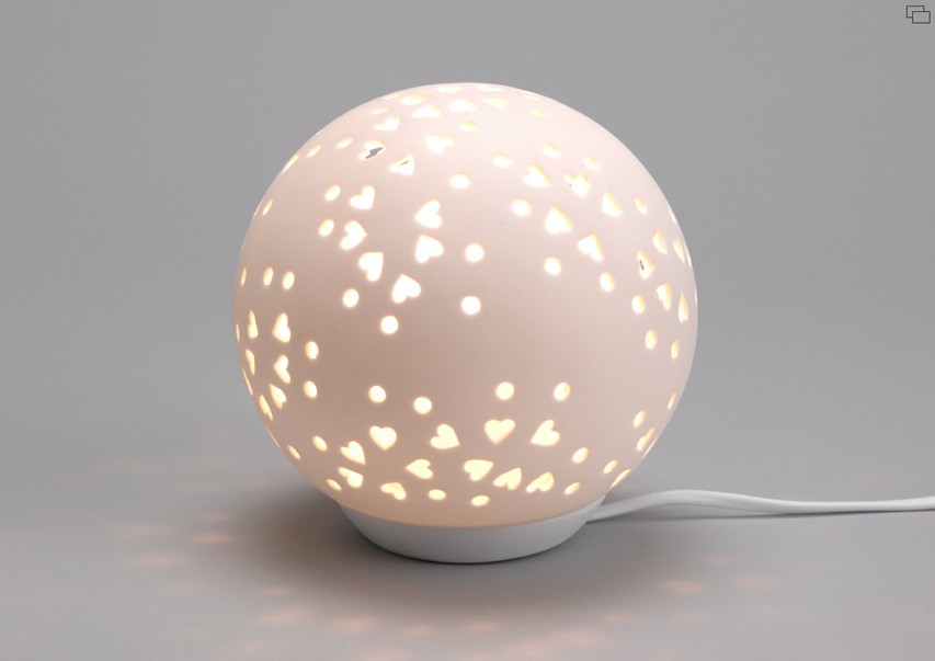 LAMPE COEUR ADELINE LUNE POINTS AJOURES ET COEURS 16 X 16 X 16 CM - Photo N°1