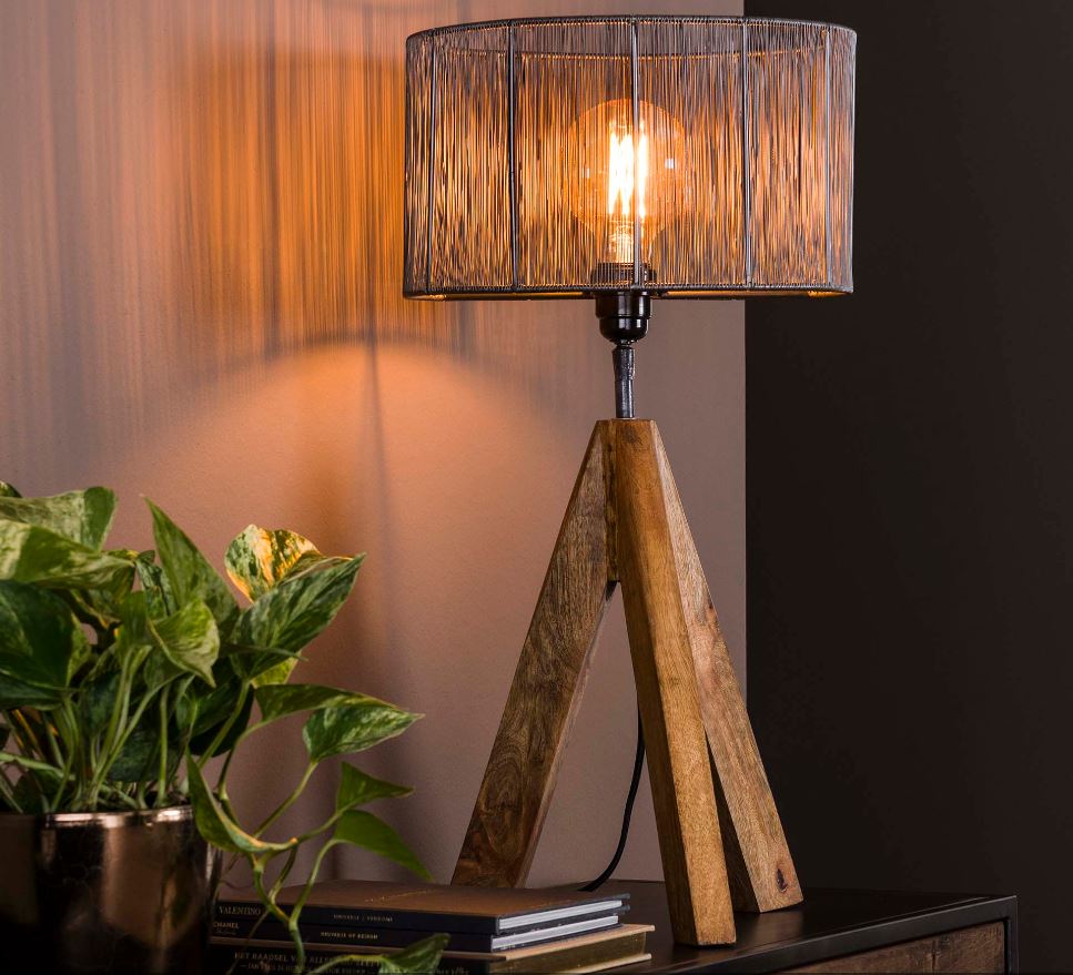 LAMPE SUR TREPIED EN BOIS DE MANGUIER ABAT JOUR EN FIL DE FER 30 x 30 x 65 cm - Photo N°1