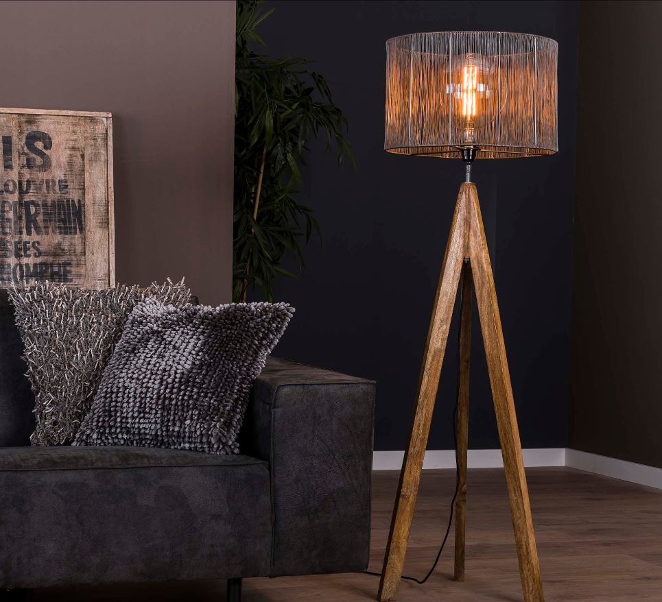 LAMPE SUR TREPIED EN BOIS DE MANGUIER ABAT JOUR EN FIL DE FER 46 x 46 x 145 cm - Photo N°5