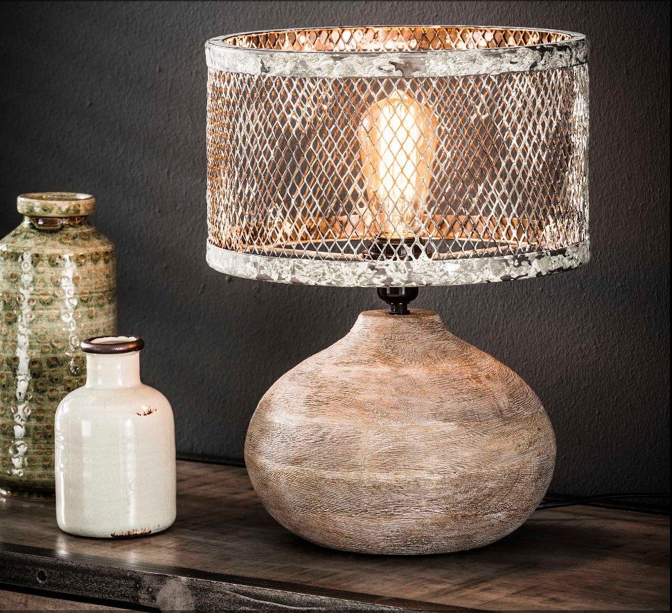 LAMPE A POSER PIED BOIS ABAT-JOUR METAL AVEC OXYDATION 31 X 31 X 40 CM - Photo N°1