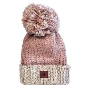 BONNET FEMME GROSSE LAINE ET POMPON COULEUR ROSE ET BEIGE 21 X 33 CM