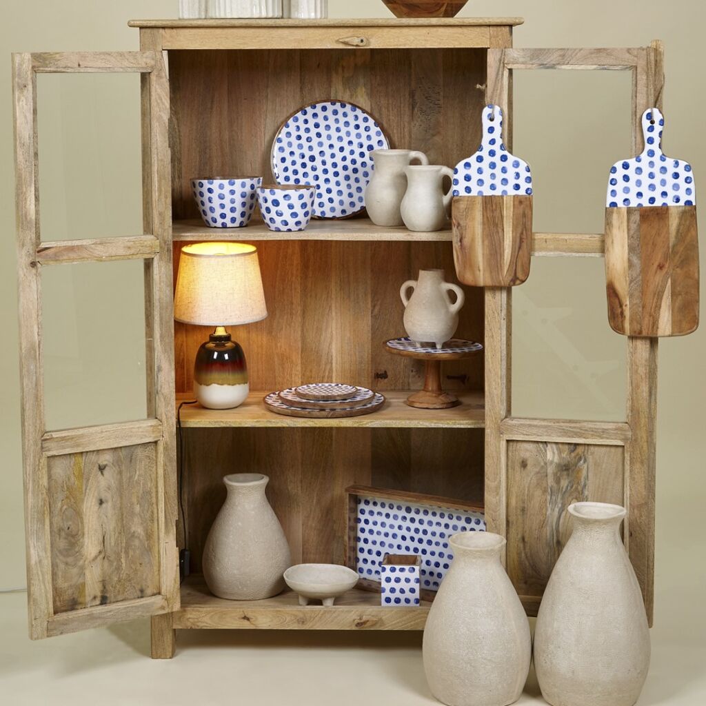 ARMOIRE 2 PORTES VITREES MANGUIER MASSIF FINITION VERNIS  90 X 150.5 X 41 CM - Photo N°2